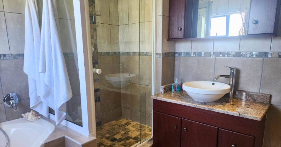 4 Bedroom Property for Sale in Mossel Bay Central Western Cape